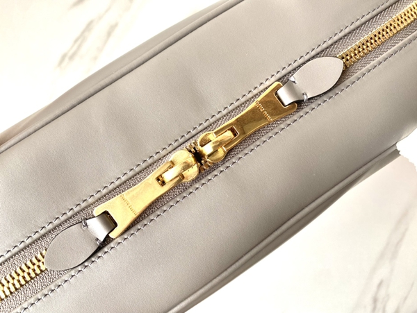 スーパーコピーブランドバッグ内部構造